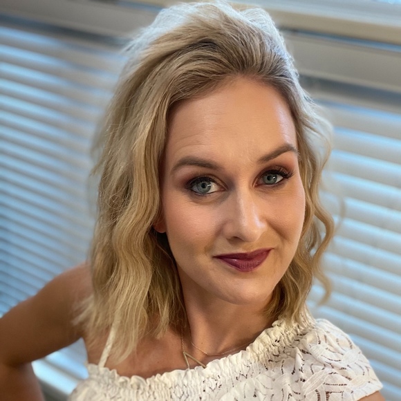 Meet your Posher, Angela - Picture 1 of 1